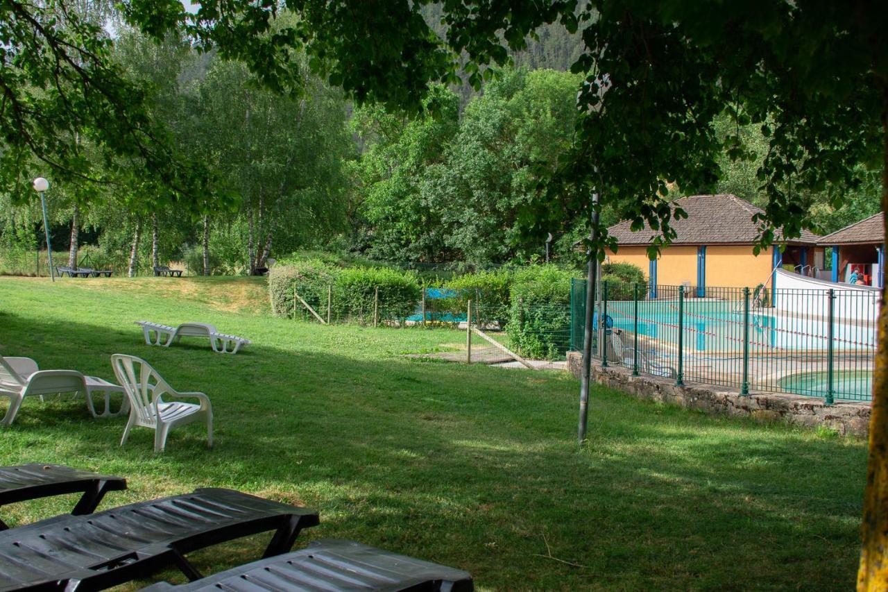Village De Gites De Chanac Bagian luar foto
